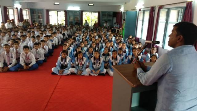 आत्मबल सुरक्षा का सबसे बड़ा हथियार।