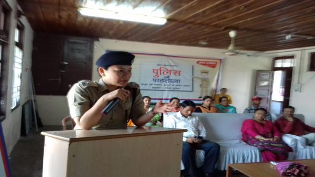 चंबा के राजकीय कन्या वरिष्ठ माध्यमिक विद्यालय में हुई पुलिस की पाठशाला।