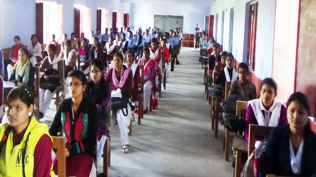 कानून तोड़ने वालों को ही पकड़ती है पुलिस