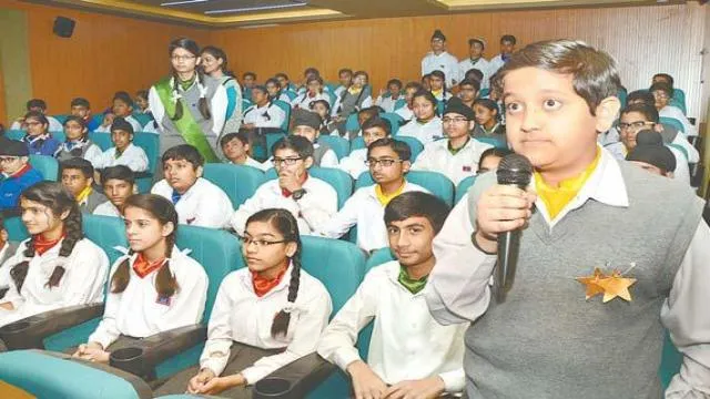 कानपुर के स्वराज इंडिया पब्लिक स्कूल में हुई पुलिस की पाठशाला।