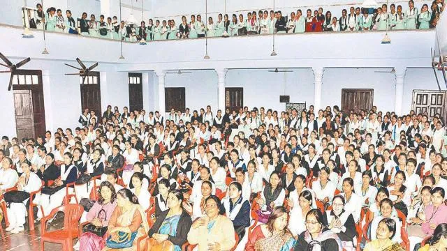 अलीगढ़ के टीआर डिग्री कॉलेज में हुई पुलिस की पाठशाला।