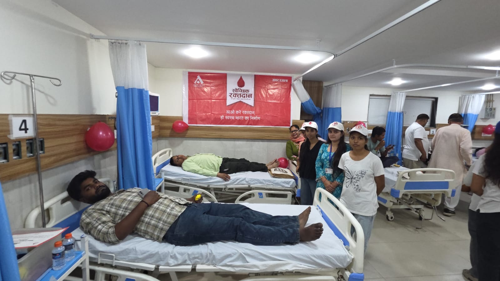 विश्व रक्तदाता दिवस पर रक्तदानियों ने दिखाया जज्बा
