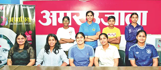 क्रिकेट में बेटियां चौके-छक्के मार रहीं, सुविधाएं अब भी क्लीन बोल्ड